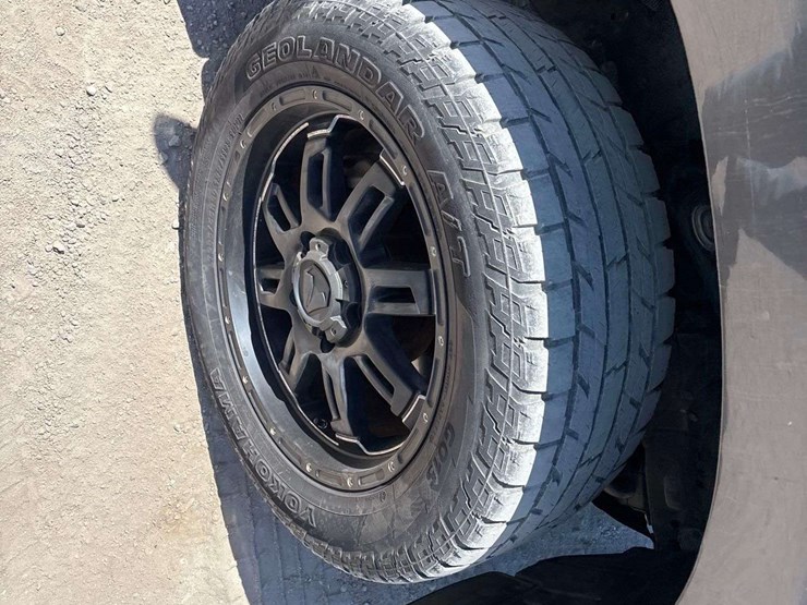 2013-toyota-tundra-image-24