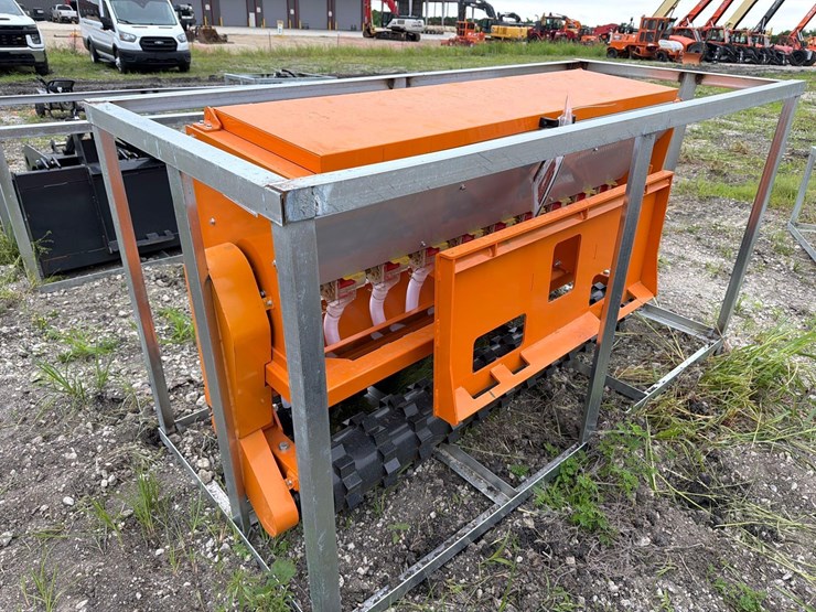new-landhonor-sd-22-72w-seed-drill-skid-steer-attachment-image-4