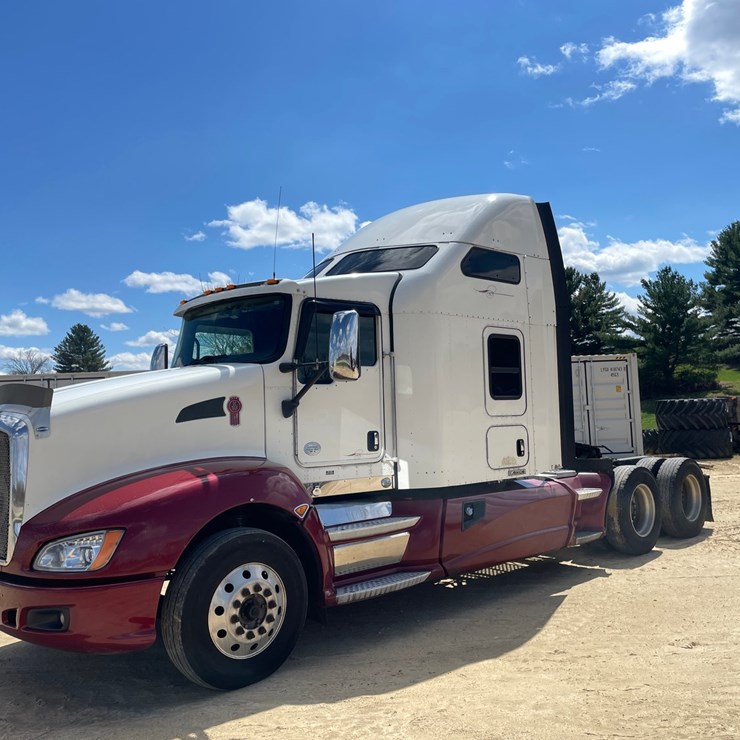 2013 KENWORTH T660