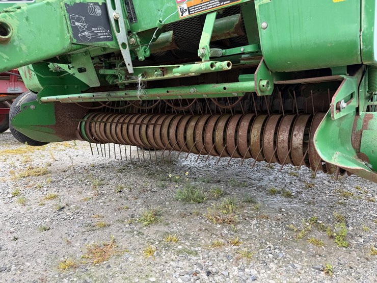 2006-john-deere-567-image-3