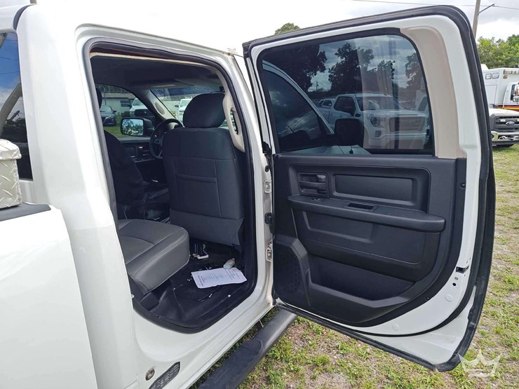 2017-dodge-ram-1500-image-21