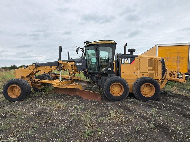 caterpillar-140m2-image-1