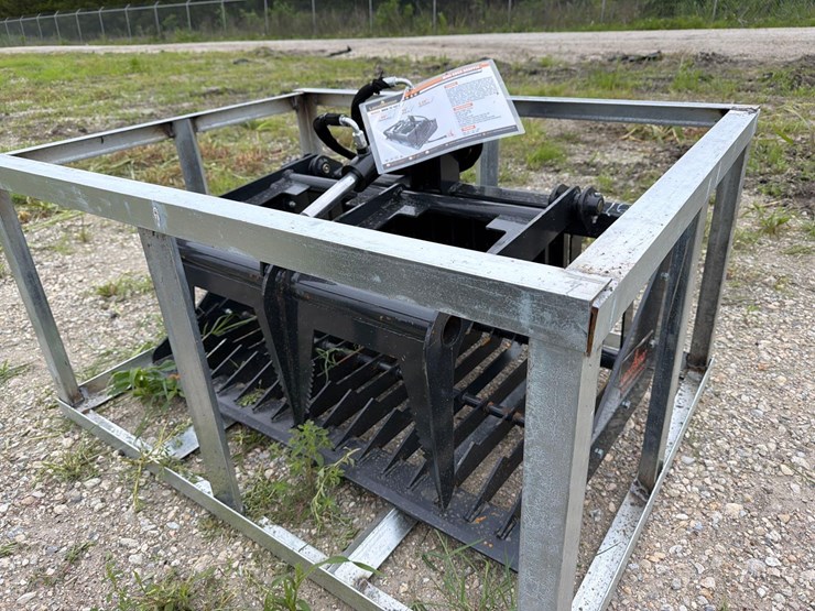 new-landhonor-mrb-72-44w-grapple-bucket-skid-steer-attachment-image-1