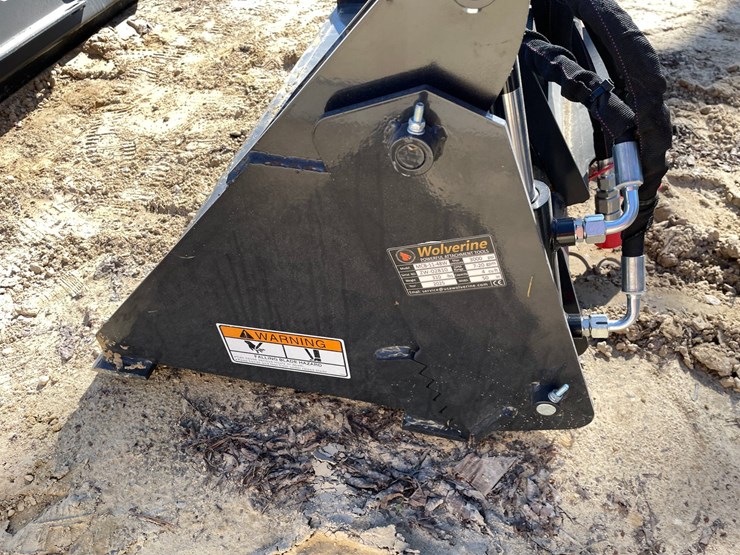 #2318-•-new-wolverine-mini-skid-steer-combination-bucket-image-6