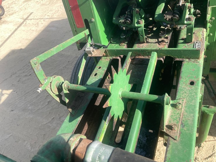 john-deere-337-image-15