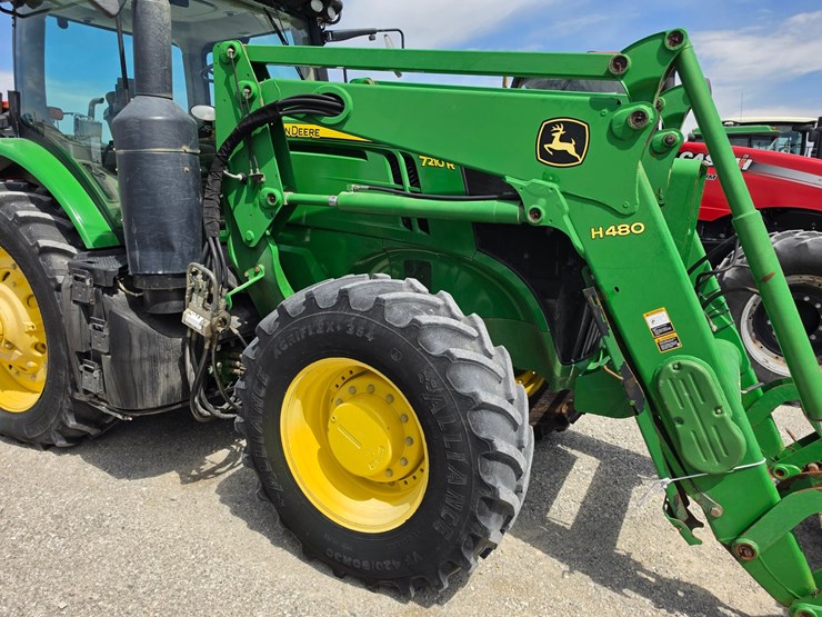 2014-john-deere-7210r-image-7