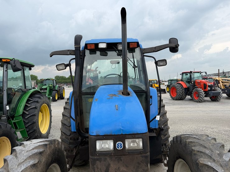 2002-new-holland-ts110-image-3
