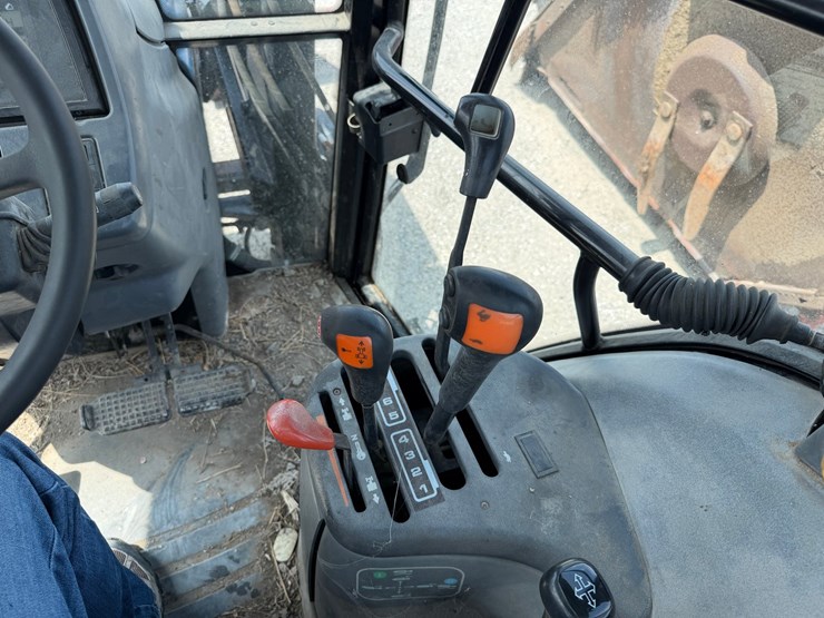 1998-new-holland-ts100-image-14