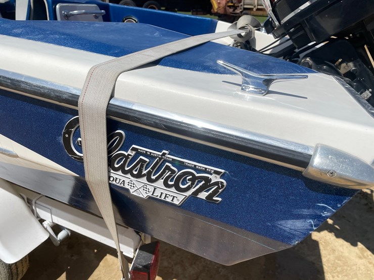#2001-•-1965-glastron-14'-fiberglass-boat-(sells-with-bill-of-sale-only)-image-9