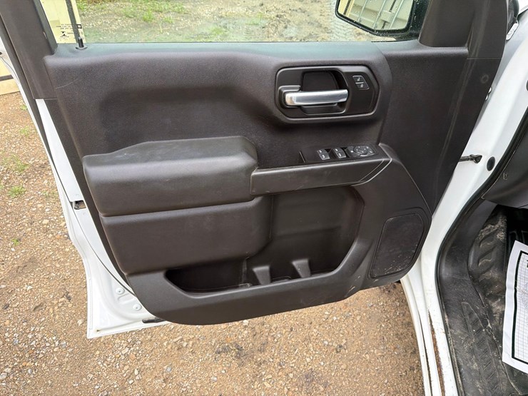 2019-chevrolet-1500-image-17