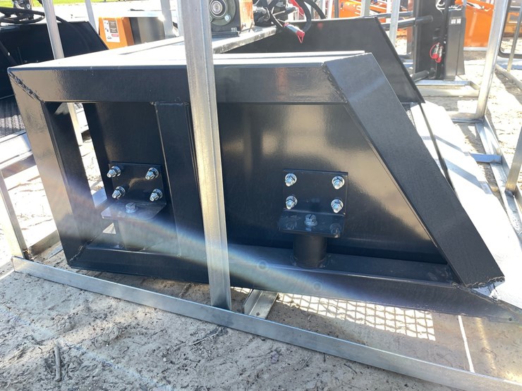 #2341-•-new-wolverine-skid-steer-screening-bucket-attachment-image-3
