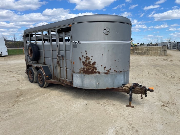 #2010-•-2004-corn-pro-16'-tandem-axle-livestock-trailer-(has-wi-title)-image-3
