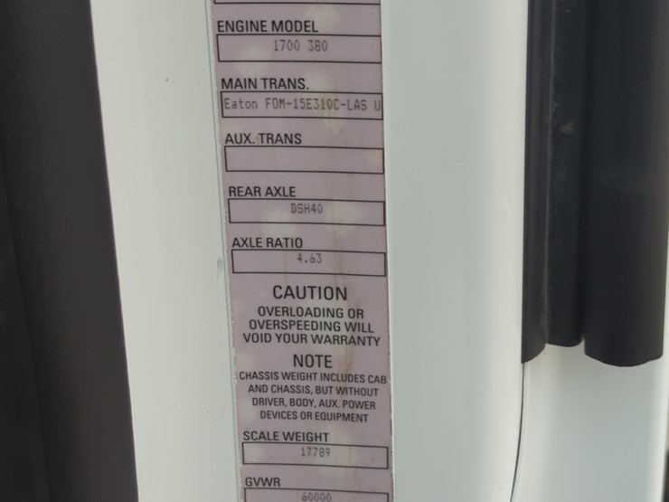 2016-kenworth-t880-image-11