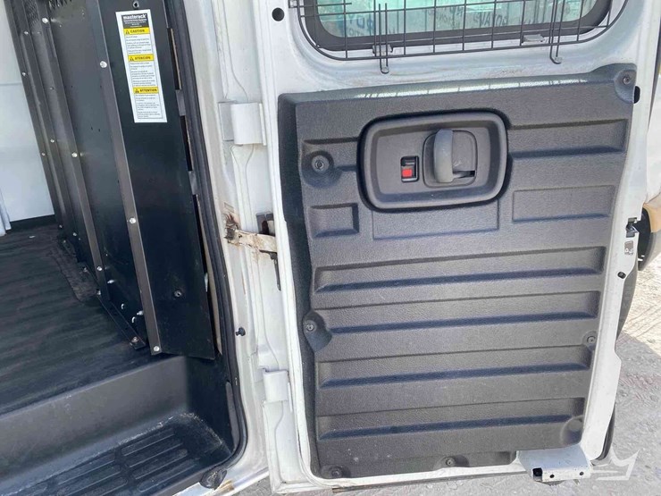 2011-chevrolet-express-2500-image-9