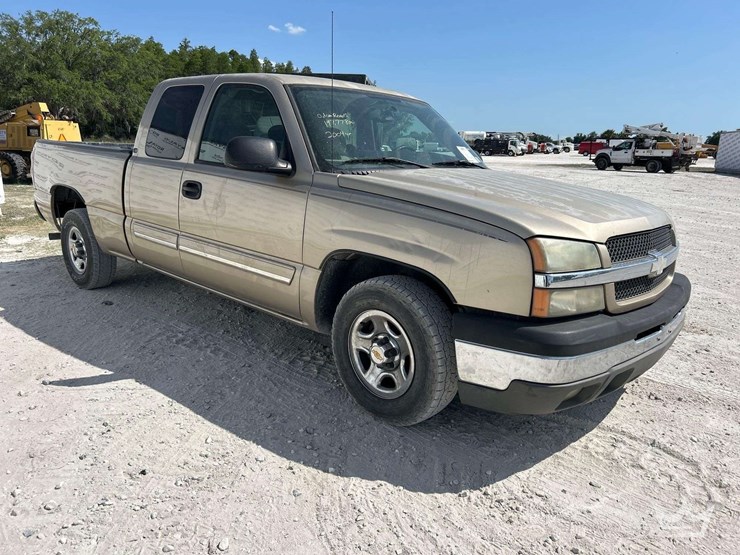 2004-chevrolet-silverado-1500-image-2