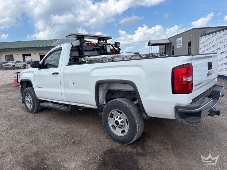 2018-gmc-sierra-2500hd-image-4
