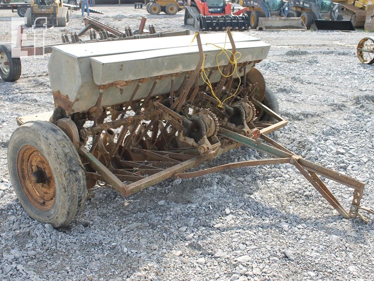 john-deere-8-image-1