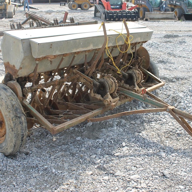 JOHN DEERE 8