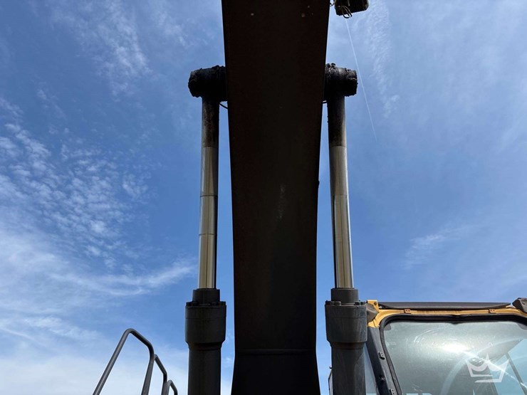 2017-deere-210g-image-13