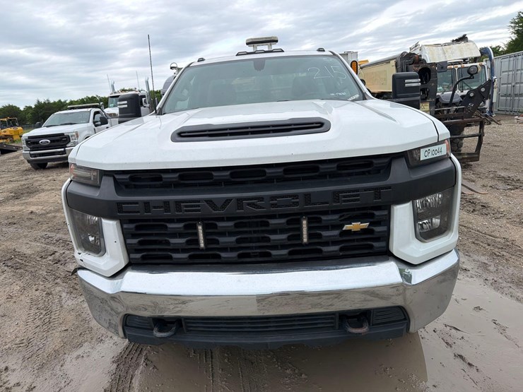 2021-chevrolet-3500hd-image-8