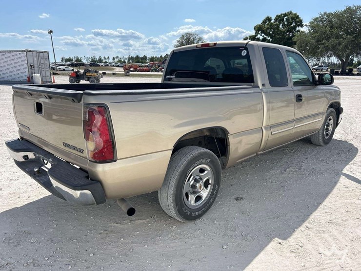 2004-chevrolet-silverado-1500-image-3