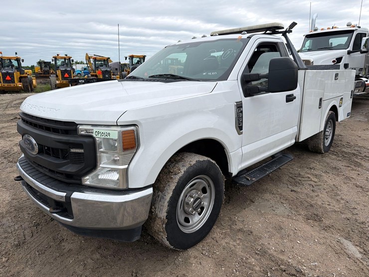 2021-ford-f350-image-2