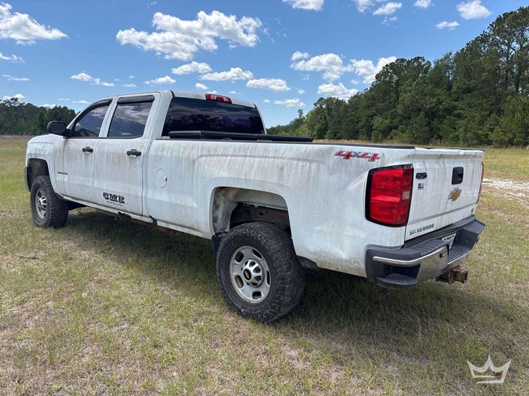 2015-chevrolet-silverado-2500hd-image-4
