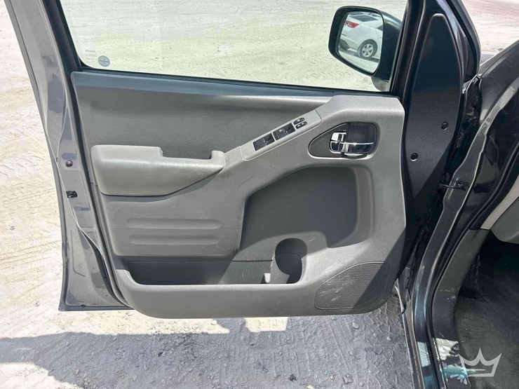 2016-nissan-frontier-image-14