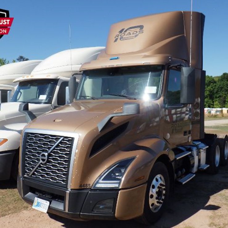 2022 VOLVO VNL300