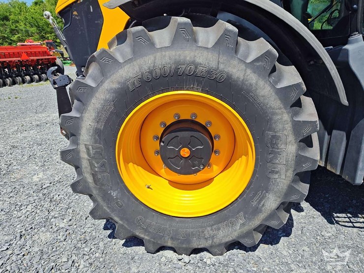 2022-jcb-fastrac-4220-image-43