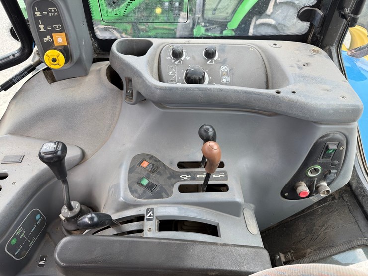 2002-new-holland-ts110-image-16