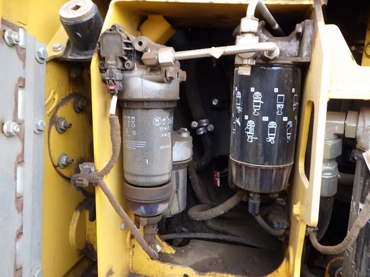 2016-deere-650k-image-31