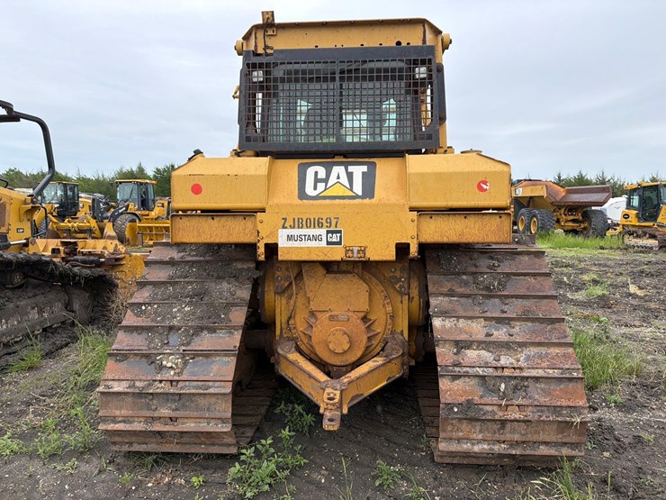caterpillar-d6t-lgp-image-7