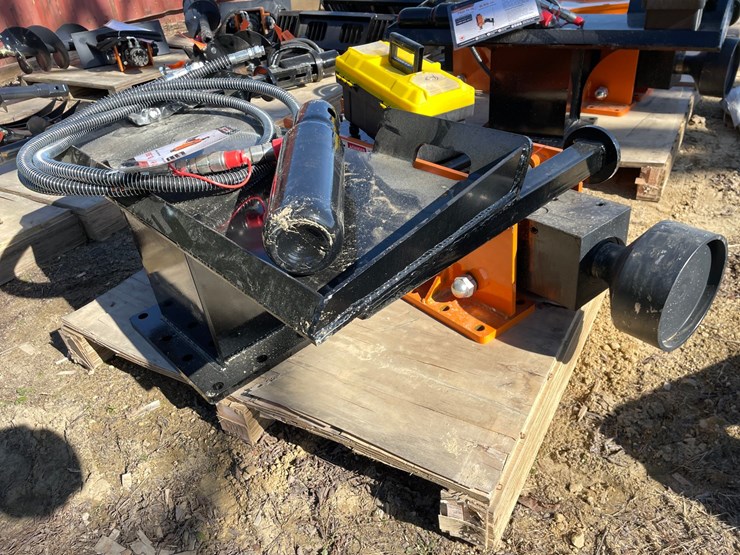 #2327-•-new-wolverine-skid-steer-post-driver-attachment-image-2