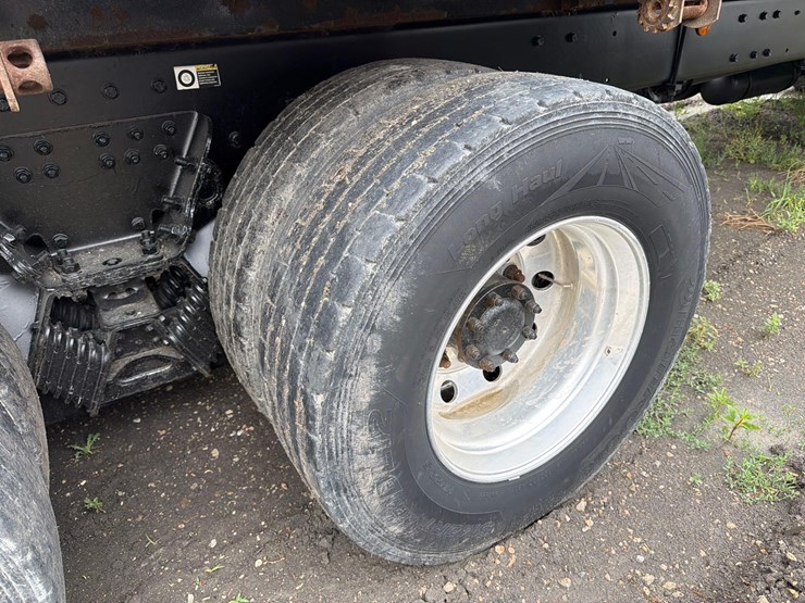 2016-kenworth-t880-image-14