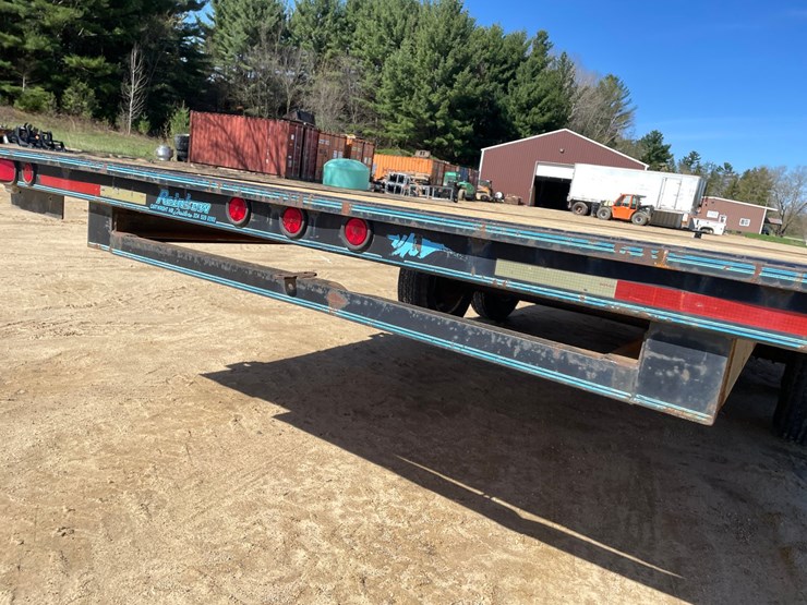 #2011-•-4-place-22'-snowmobile-trailer-(no-title)-image-16