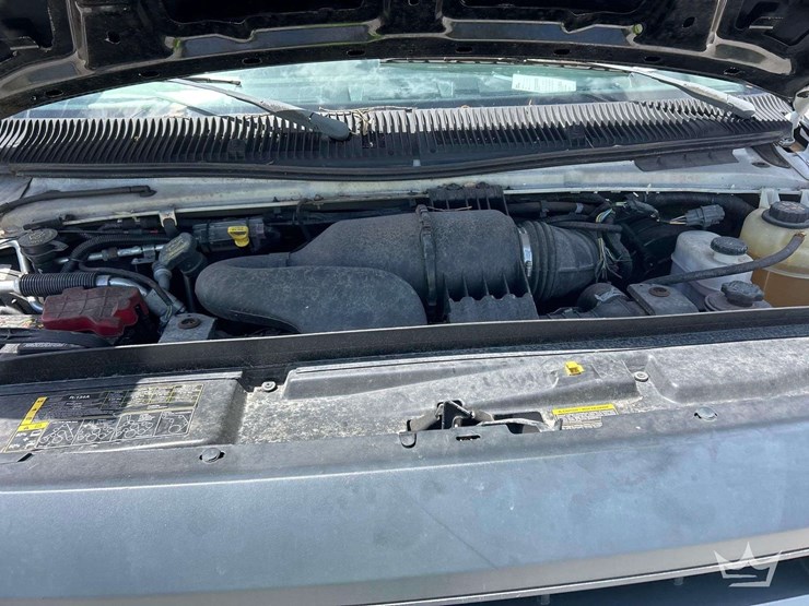 2014-ford-cargo-image-7