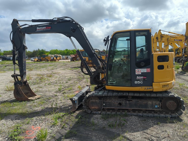 2023-deere-85g-image-1