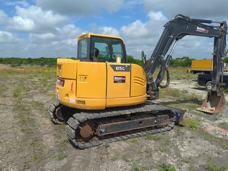 2023-deere-85g-image-4