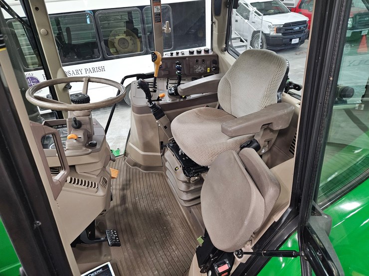 2020-john-deere-6145m-image-16