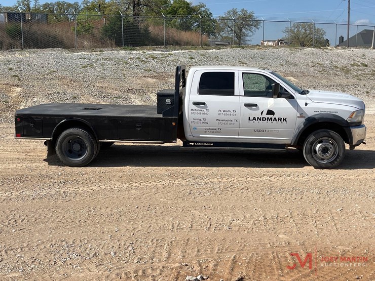 2014-ram-5500-heavy-duty-flat-bed-truck-image-26