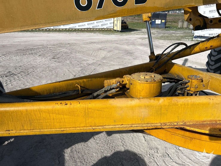 1992-deere-670b-image-18