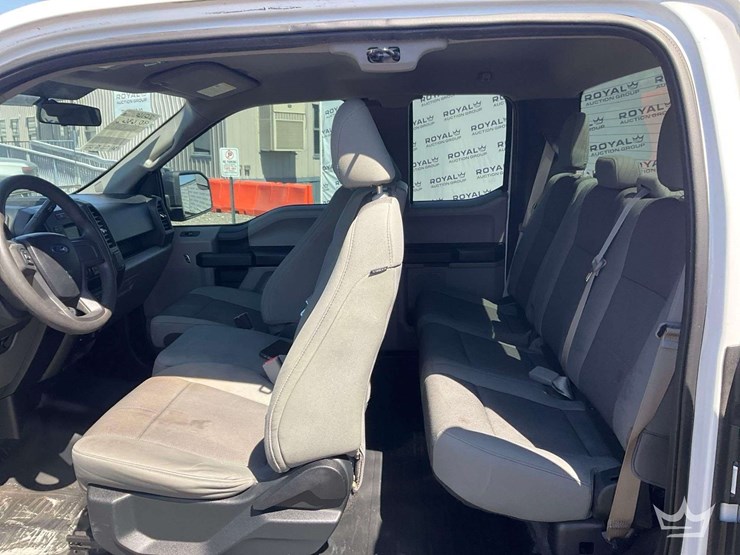 2016-ford-f150-image-12
