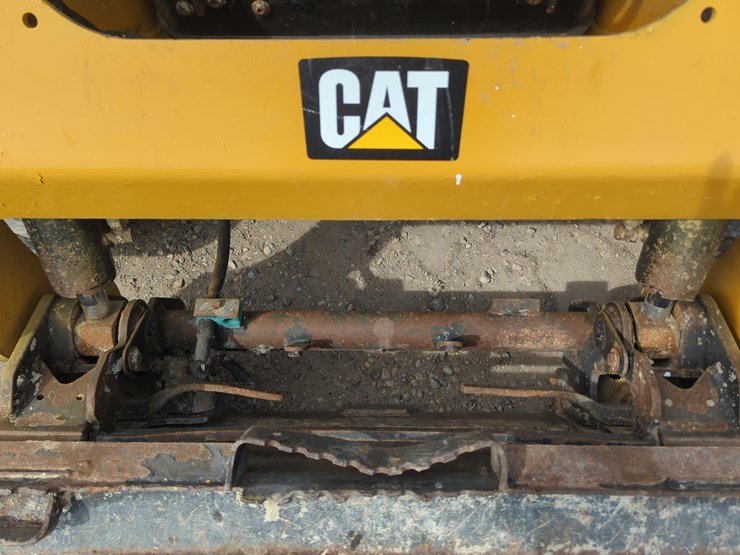 2019-caterpillar-259d-image-10