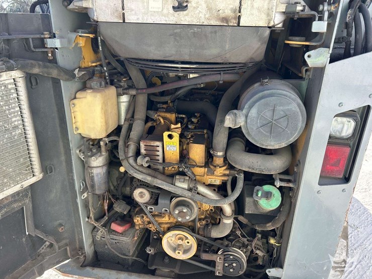 2014-caterpillar-259d-image-7
