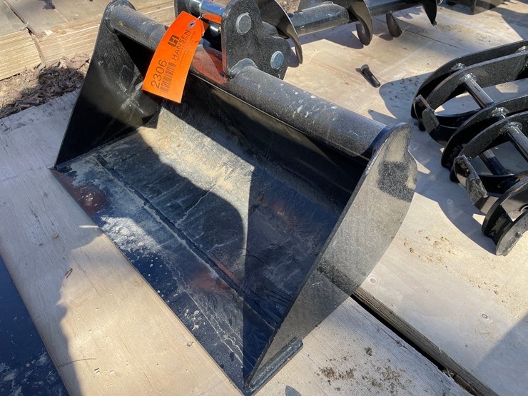 #2306-•-new-mini-24"-bucket-attachment-image-1