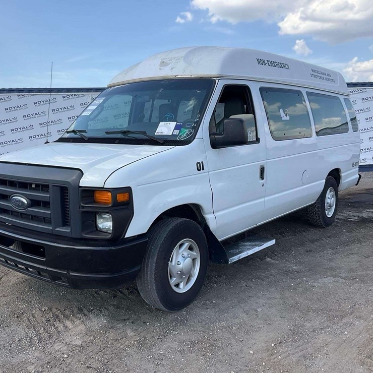 2012 FORD CARGO