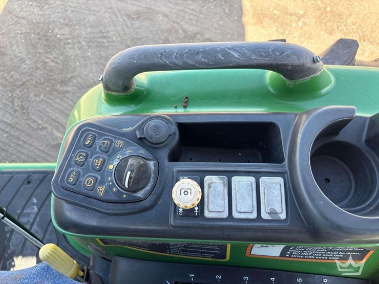 2016-john-deere-3039r-image-25