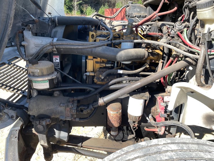 2003-freightliner-fl70-image-119