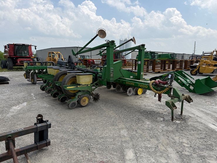 john-deere-7200-image-1